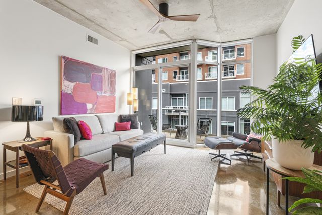 600 12th Ave S Apt 815, Nashville, TN 37203