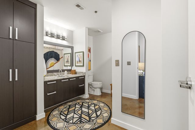 600 12th Ave S Apt 815, Nashville, TN 37203