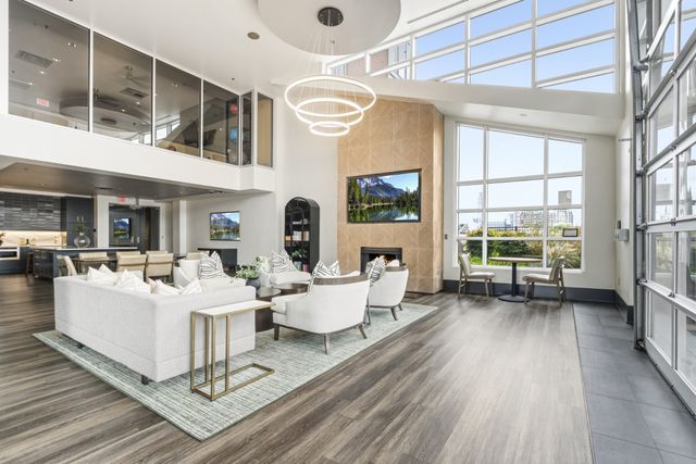 600 12th Ave S Apt 815, Nashville, TN 37203