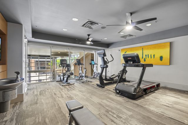 600 12th Ave S Apt 815, Nashville, TN 37203