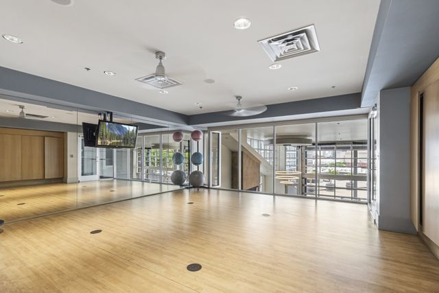 600 12th Ave S Apt 815, Nashville, TN 37203