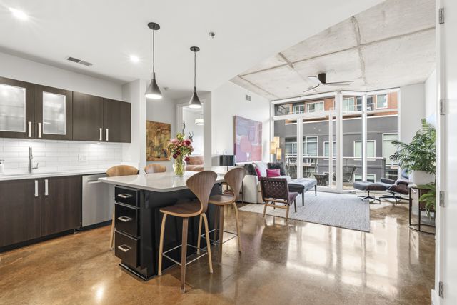 600 12th Ave S Apt 815, Nashville, TN 37203