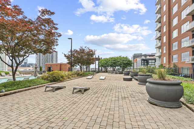 600 12th Ave S Apt 815, Nashville, TN 37203