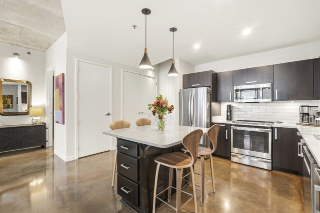 600 12th Ave S Apt 815, Nashville, TN 37203
