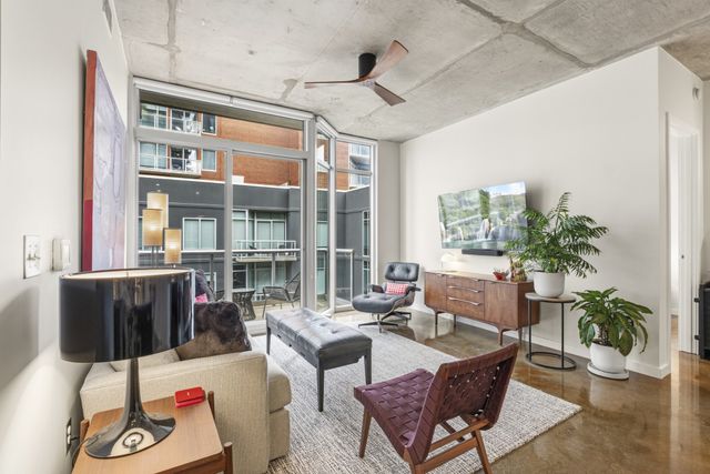 600 12th Ave S Apt 815, Nashville, TN 37203