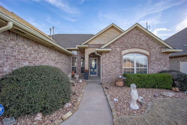 9032 NW 79th Terrace, Yukon, OK 73099