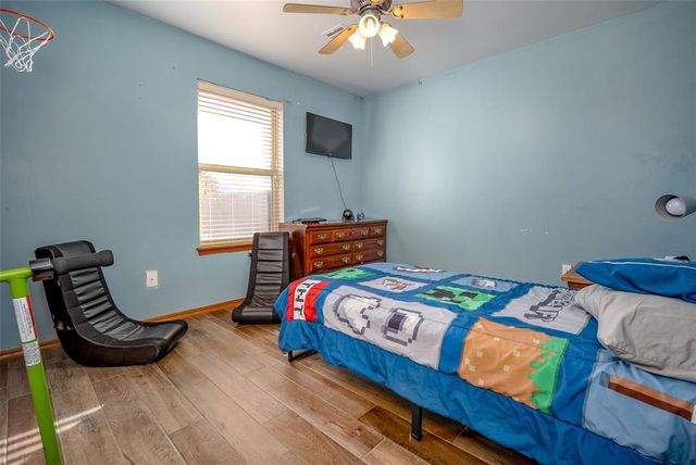 9032 NW 79th Terrace, Yukon, OK 73099