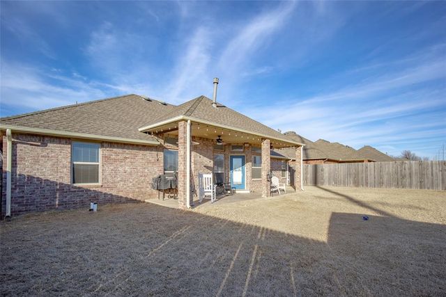 9032 NW 79th Terrace, Yukon, OK 73099