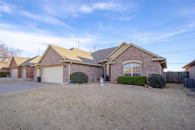 9032 NW 79th Terrace, Yukon, OK 73099