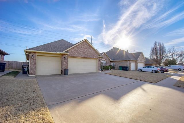 9032 NW 79th Terrace, Yukon, OK 73099