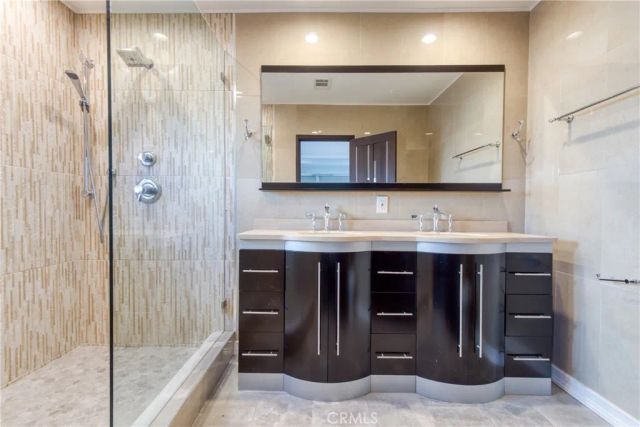 7796 Skyhill Drive, Los Angeles, CA 90068