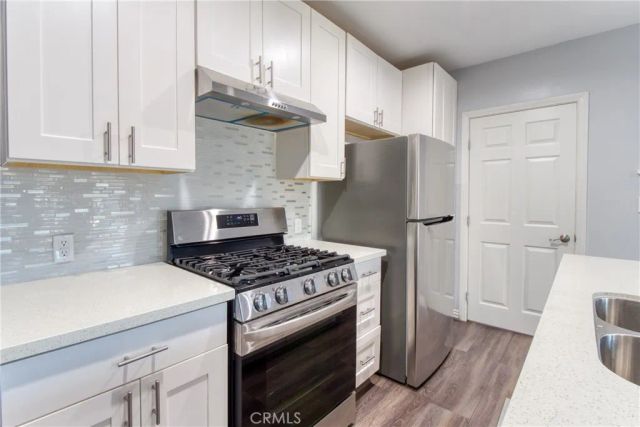 7796 Skyhill Drive, Los Angeles, CA 90068