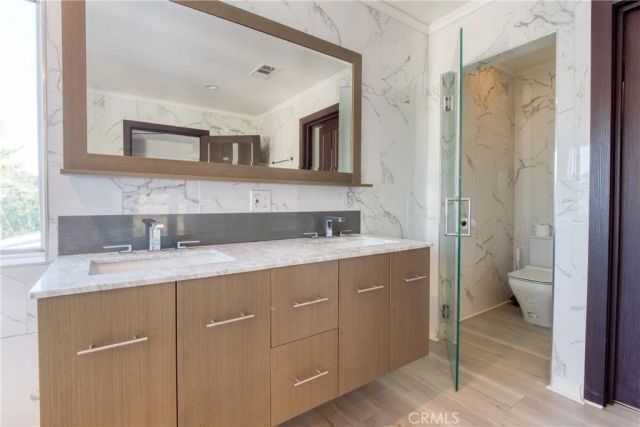 7796 Skyhill Drive, Los Angeles, CA 90068