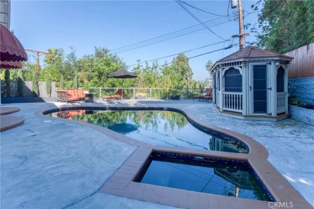 7796 Skyhill Drive, Los Angeles, CA 90068