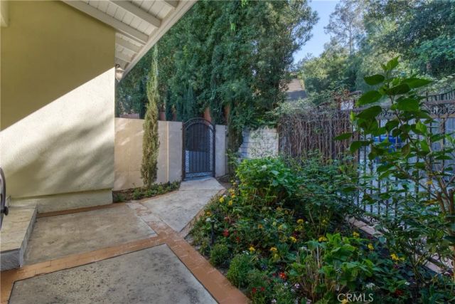 7796 Skyhill Drive, Los Angeles, CA 90068