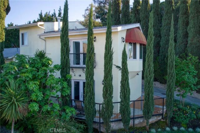 7796 Skyhill Drive, Los Angeles, CA 90068