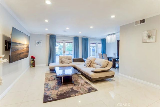 7796 Skyhill Drive, Los Angeles, CA 90068