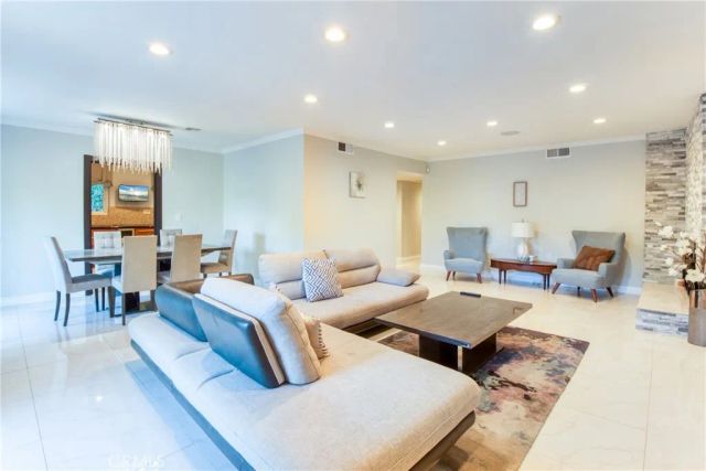 7796 Skyhill Drive, Los Angeles, CA 90068