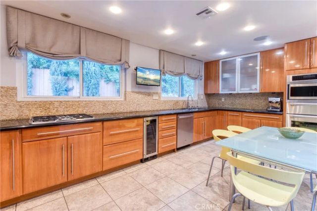 7796 Skyhill Drive, Los Angeles, CA 90068