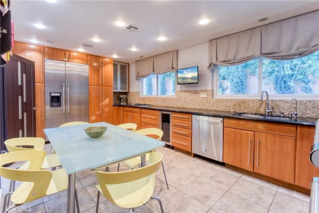 7796 Skyhill Drive, Los Angeles, CA 90068