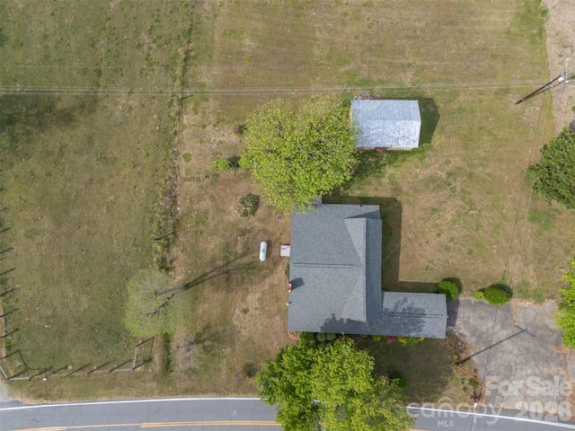 504 Old Henrietta Road, Forest City, NC 28043