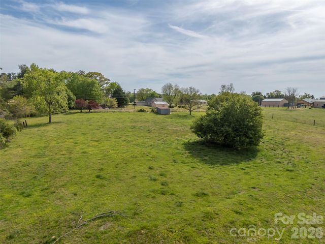 504 Old Henrietta Road, Forest City, NC 28043
