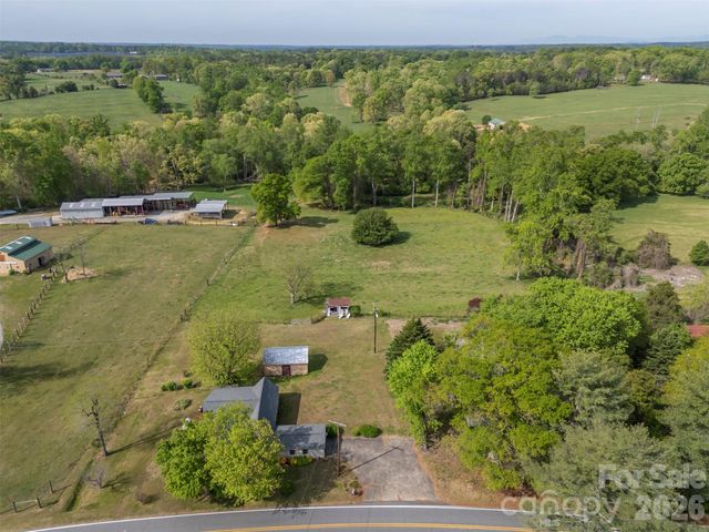 504 Old Henrietta Road, Forest City, NC 28043