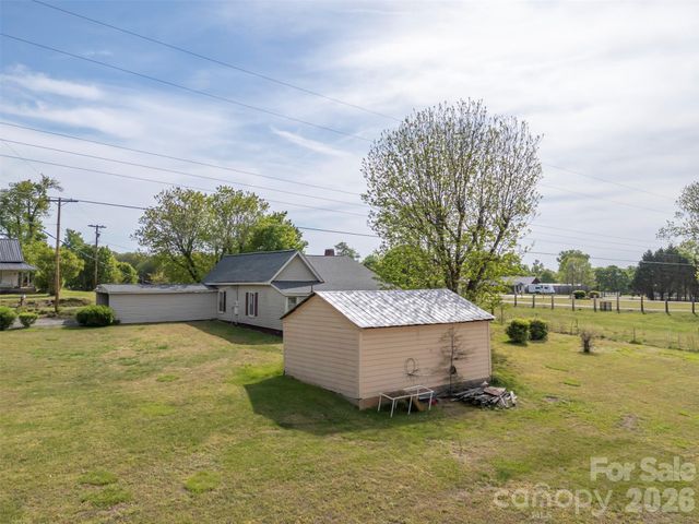 504 Old Henrietta Road, Forest City, NC 28043