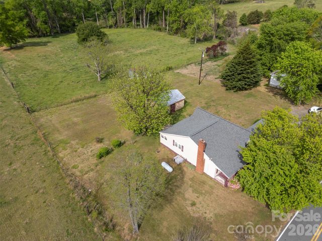 504 Old Henrietta Road, Forest City, NC 28043