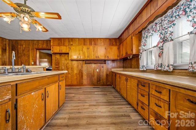 504 Old Henrietta Road, Forest City, NC 28043