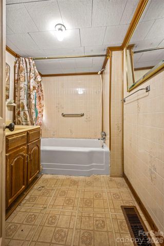 504 Old Henrietta Road, Forest City, NC 28043