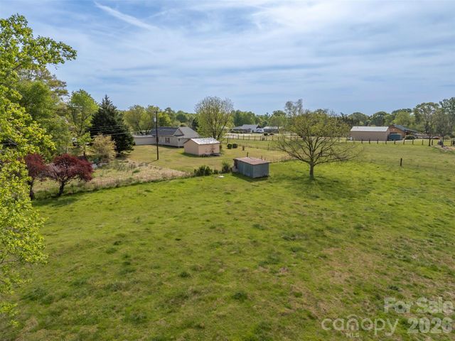 504 Old Henrietta Road, Forest City, NC 28043