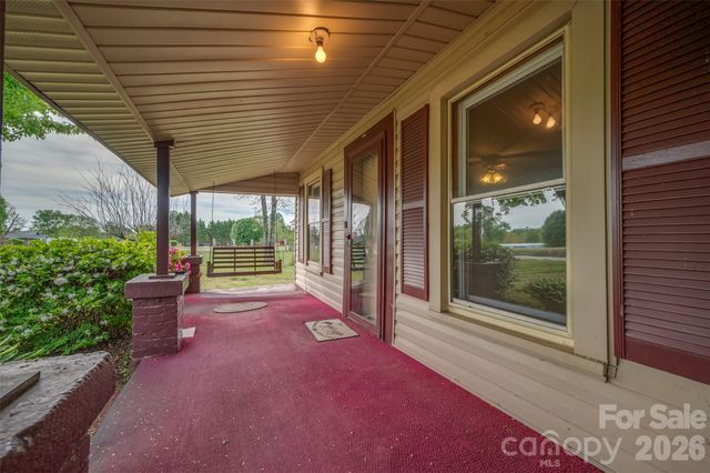 504 Old Henrietta Road, Forest City, NC 28043