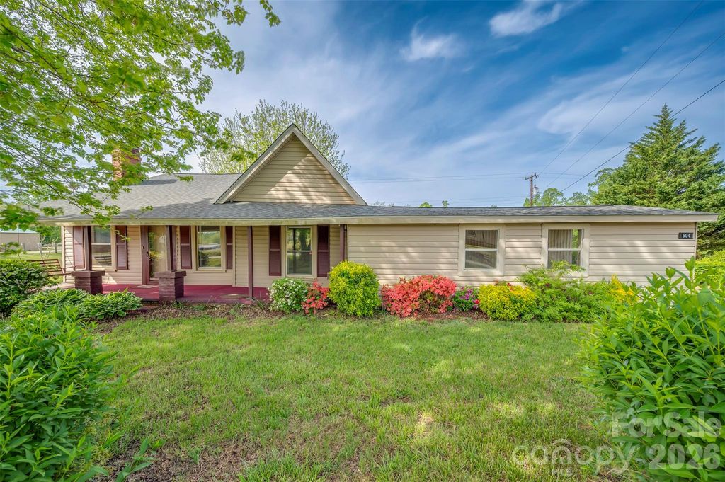504 Old Henrietta Road, Forest City, NC 28043
