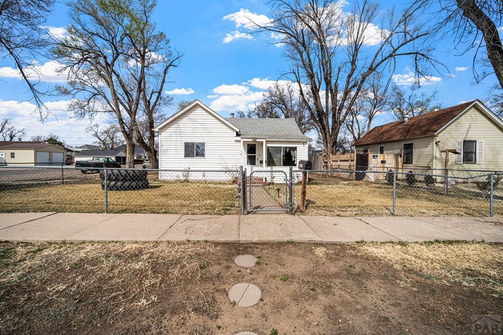 511 S 13th St, Rocky Ford, CO 81067