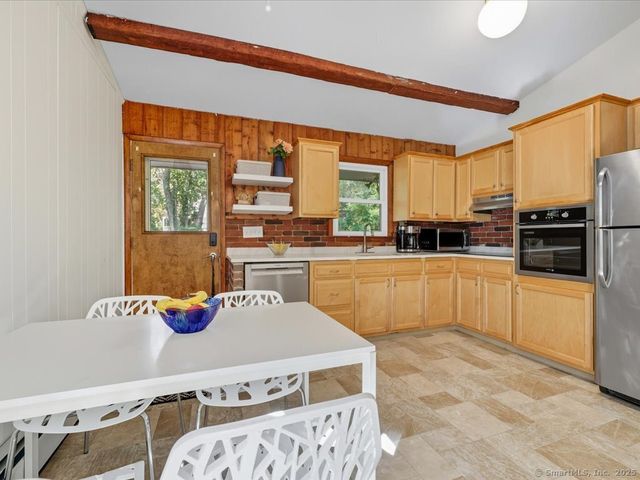 20 Terese Road, Beacon Falls, CT 06403