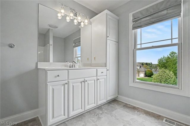 1162 Windward Lane, Kent, OH 44240