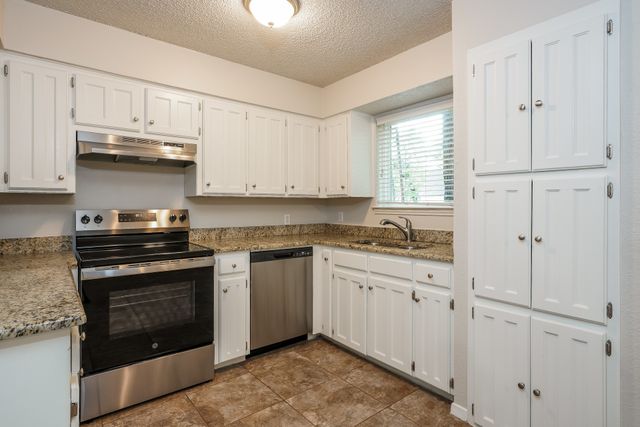 5903 Cameron Drive, Arlington, TX 76017