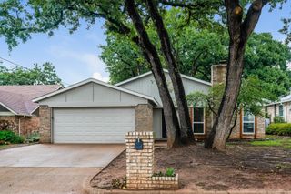 5903 Cameron Drive, Arlington, TX 76017