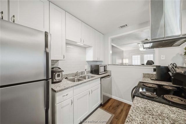 1406 Summit Street D, College Station, TX 77845