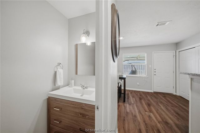 1406 Summit Street D, College Station, TX 77845