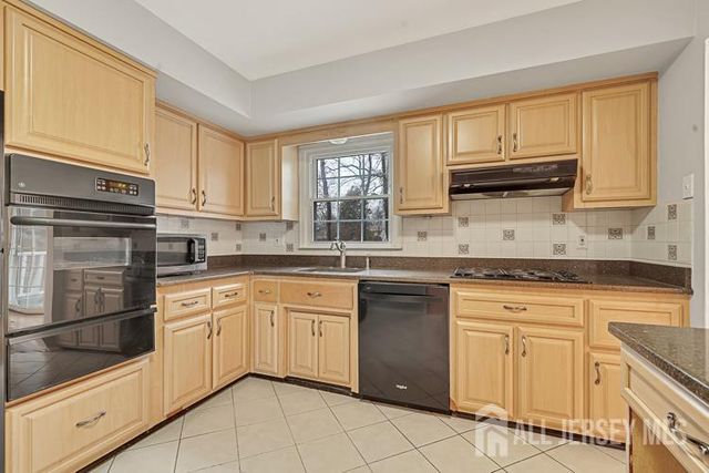 1035 Hillside Drive, North Brunswick, NJ 08902