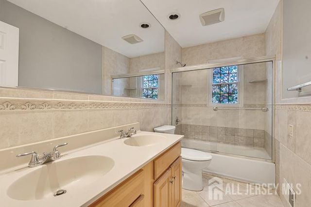 1035 Hillside Drive, North Brunswick, NJ 08902