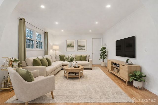 1035 Hillside Drive, North Brunswick, NJ 08902