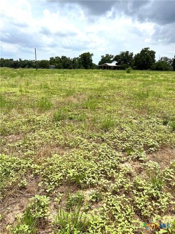 6605 Gander Slough Road, Kingsbury, TX 78638