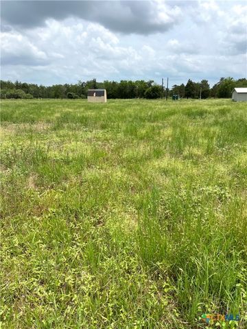 6605 Gander Slough Road, Kingsbury, TX 78638