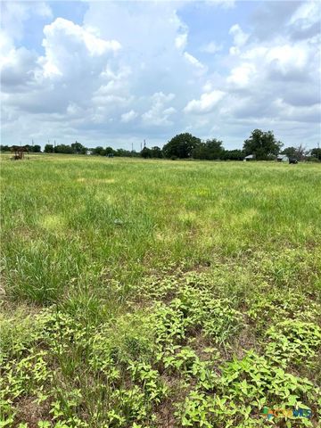 6605 Gander Slough Road, Kingsbury, TX 78638
