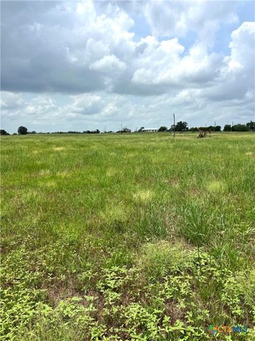 6605 Gander Slough Road, Kingsbury, TX 78638