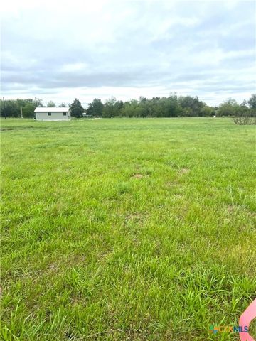 6605 Gander Slough Road, Kingsbury, TX 78638