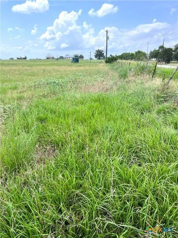 6605 Gander Slough Road, Kingsbury, TX 78638